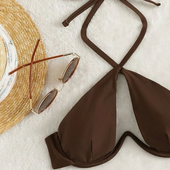 Bikini    - Picture 9 of 10